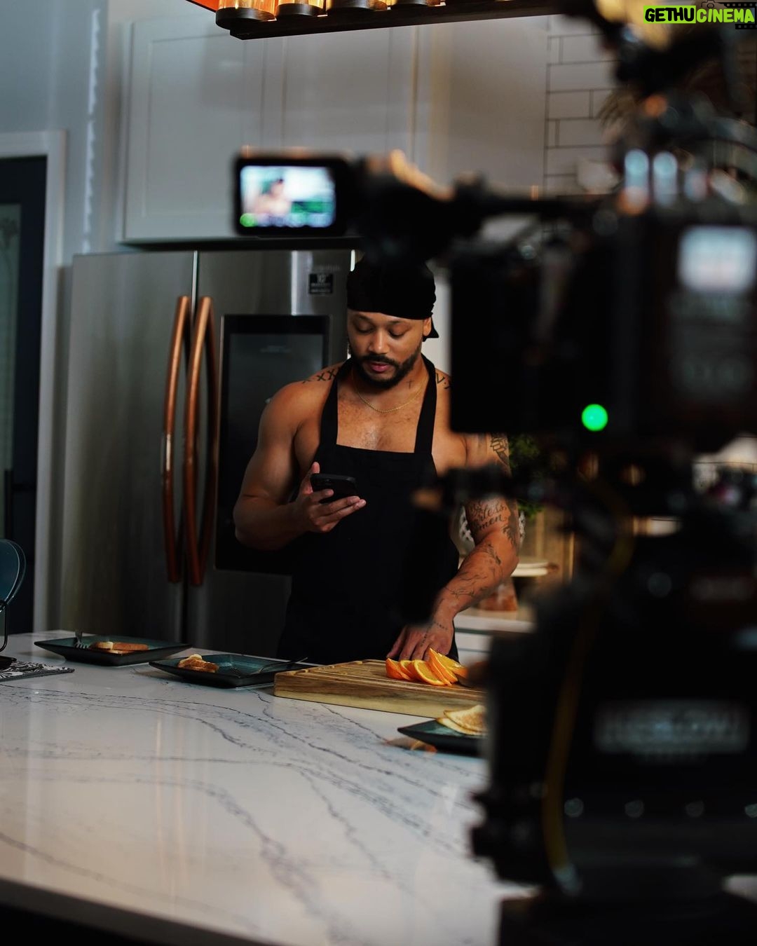 Romeo Miller Instagram - Just been on the grind diving into my Leading Man bag this season. Swipe to the last post to get a lil glimpse into the upcoming new season of @alacarteallblk season 2! Canβt wait for yall to meet Jamal & Evette, @indialove kilT it! Shout out to the entire cast and crew, director and @watchallblk familia. Coming Soon. ππ₯π₯ Photography by @elijah.wells. Atlanta, GA