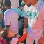 Romeo Miller Instagram - I’ve been across the world given back this holiday season, but this day was the icing on the cake with the students and families of @learningbydesigncharter. A true Winter Wonderland for the kids in Cali! Good times with the @siminhopefoundation, @ddg, @marcusgray_, @tyehollywood, @siminhashemizadeh, and all the other volunteers including the LAPD! Merry Christmas and Happy Holidays! Hebrews 13:16. 🤍🎄 Inglewooooood