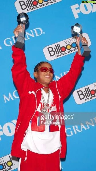 Romeo Miller Instagram - As a child my auntie Marie would pull out her Bible and tell me, no matter how legendary of a career or family, you must always give praise to the source… GOD! Anybody chasing a dream, rich or poor, regardless of what you come from; it’ll be up to you on how far you go. Being the oldest of 9, I realized that no matter how bad a parent may want a child to succeed or what resources one may have, that child will have to make the choices him or herself to be great. Whether a child succeeds or not, one can’t take credit for those accomplishments and one can’t take blame for the failures, parents are here to help set the table and root from a distance. As I look back at my career, I realized I was never not working and I thought that was normal for a 10 year old kid. I’ll never get the credit I deserve for the amount of work and time I put in because of my last name, but that’s the beauty, God had to give me that particular life and my particular parents to prepare and build me up for MY purpose. My insight on the true PROS and CONS of success would usually take a person their own life time to learn, but I was able to watch and experience simultaneously and learn from others mistakes by the age of thirteen. My conclusion, whomever you are meant to be, you will become that because God already handpicked you before any man said yes or no. Keep learning, because the best is yet to come. By @elijah.wells. || 33 || Ephesians 2:8-9 🤍