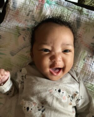 Romeo Miller Instagram - I introduce to you, THE LION QUEEN! My daughter aka my world, my light, my joy, my @thedrewyco partner, my triumph, my hope, my balance, my twin, my love, my baby genius, my heart, my angel, my first, my biggest blessing, my everything! The world will hear your roar. Thank you for making daddy a better man Baby R. Psalm 127:3 💕

ps: you were just born please stop growing so fast 🥹😫