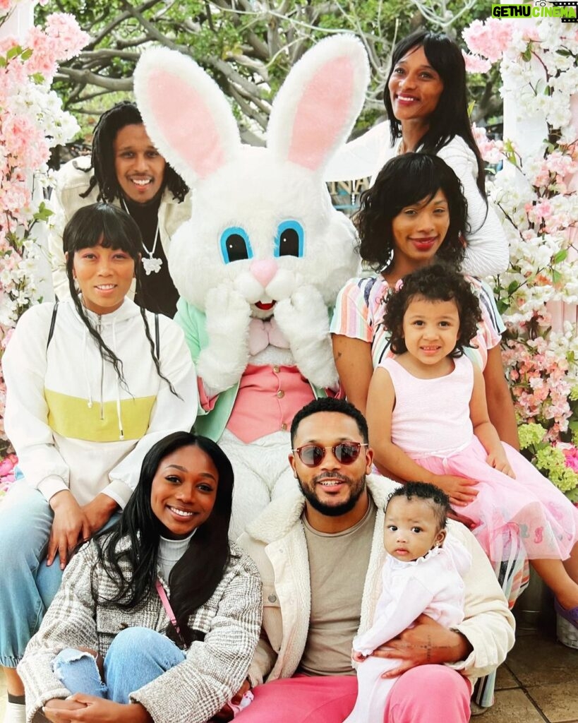 Romeo Miller Instagram - Happy Easter from just 8 out of the 7,629,000 Millers ha. Big brother, son, and now father; the best job titles ever. 1 Peter 1:3 ✝️💕 PS: it’s hard to get us all in one place. Beverly Hills, California