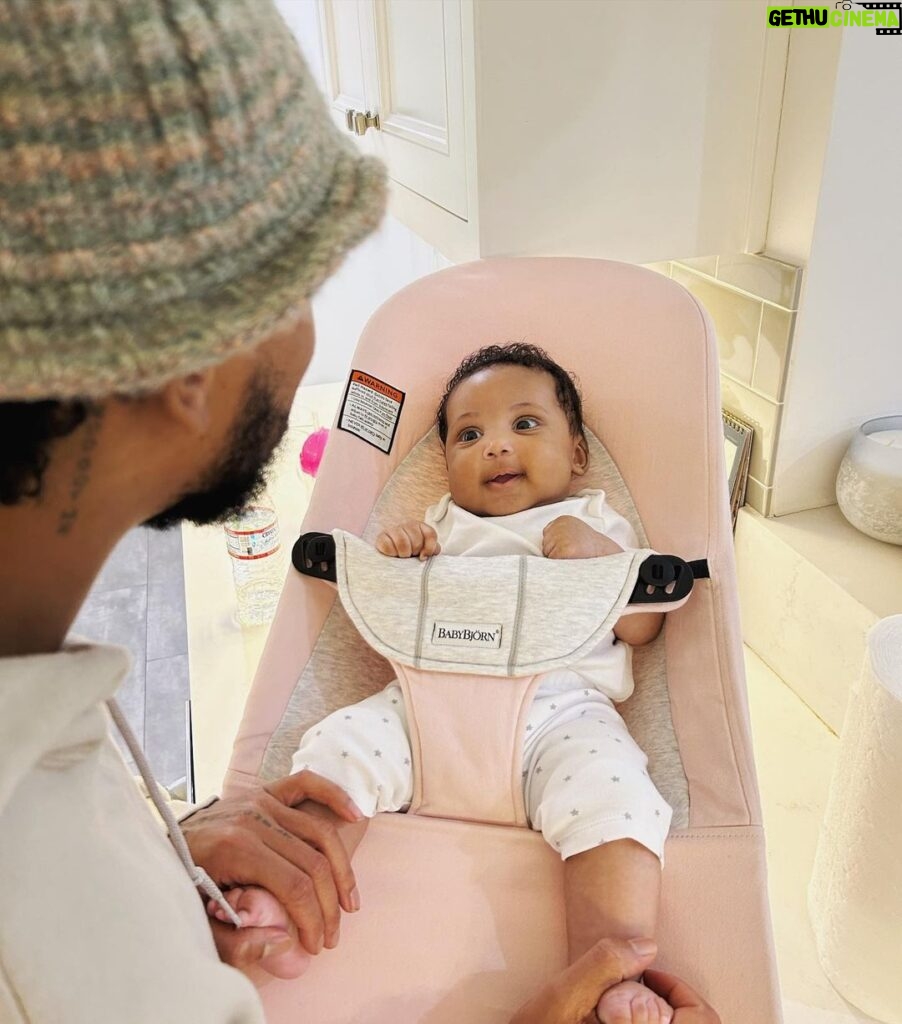 Romeo Miller Instagram - My tribe is growing. I introduce to you my fearless, intuitive, and ingenious daughter; WINTER SNOH MILLER! My heart is so full knowing that my girls will have each other as they grow. I’m a papa of 2! I’ve accomplished a lot of things in my life, but becoming a father is by far the best and most fulfilling. You made me see. Psalms 127:3. #ThankYouGod #GirlDad #LovesOfMyLife #Happy 💕💕💕