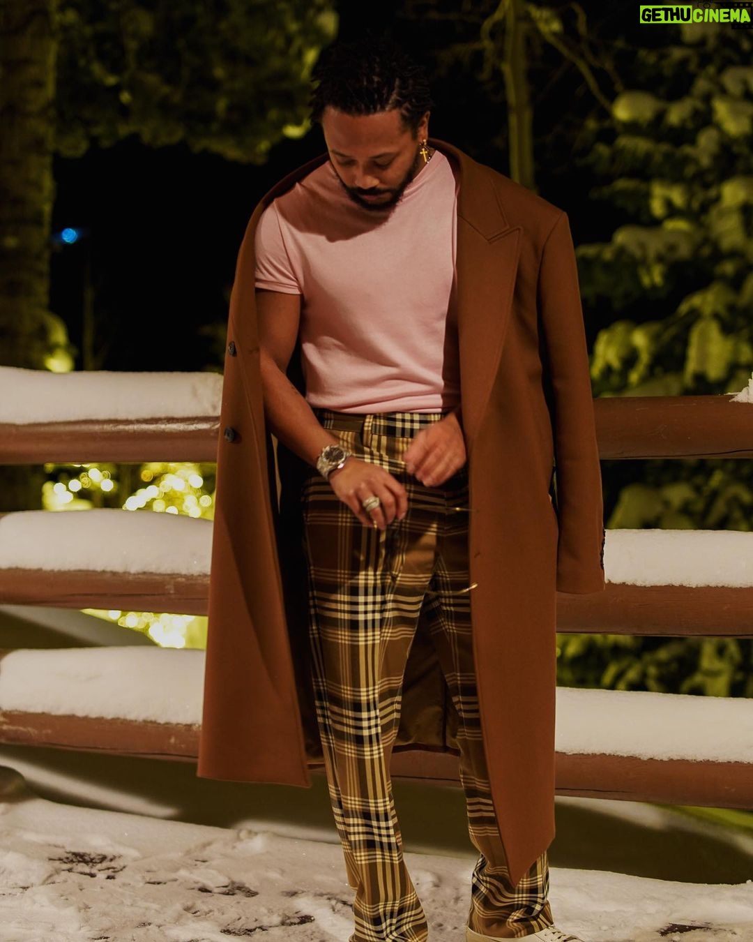 Romeo Miller Instagram - The great Louise Bourgeois once said, “An artist can show things that other people are terrified of expressing” and I felt that. Être sans peur dans la vie. Just a lil dump with a groovy fit and some groovy people. Thank you for the groovy vibes @steinlodge. 🌸 ☮️ 🤎 Photography by @elijah.wells. Stein Erickson Lodge
