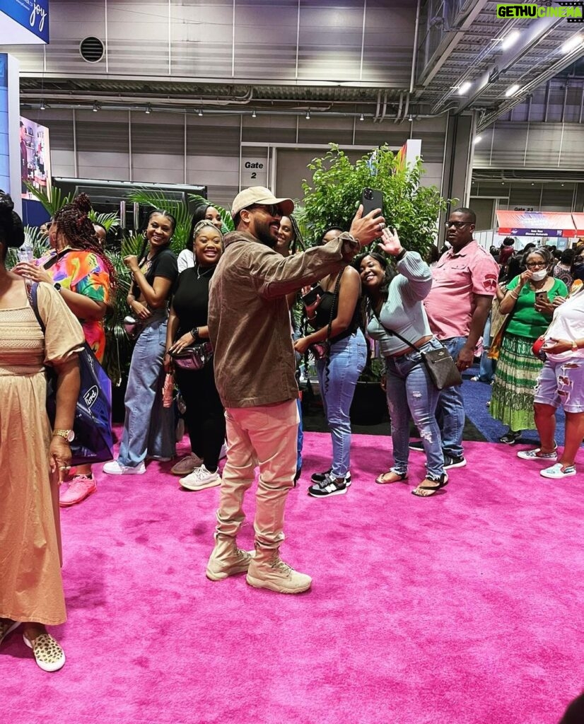 Romeo Miller Instagram - There’s no place like home! Thank you for putting the biggest smile on my face NOLA. Good times at @essence and with @att this year speaking at The Wealth and Power panel with @loriharvey, @christhemoneymom, and Michelle Jordan. Other then using the 50 20 30 method after your tax income, my wealth advice: WORK TO LEARN, DO NOT WORK FOR MONEY. If the money is all you see as the end result, then the money will one day stop. Of course we have to make money to survive in todays world, but be wise in choosing the money you are willing to make. You have to learn to balance the mental, physical, spiritual AND financial. Blessings! Mark 8:36 ⚜️ #DreamInBlack New Orleans, Louisiana