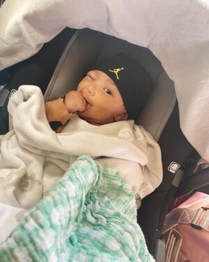 Romeo Miller Instagram - I introduce to you, THE LION QUEEN! My daughter aka my world, my light, my joy, my @thedrewyco partner, my triumph, my hope, my balance, my twin, my love, my baby genius, my heart, my angel, my first, my biggest blessing, my everything! The world will hear your roar. Thank you for making daddy a better man Baby R. Psalm 127:3 💕

ps: you were just born please stop growing so fast 🥹😫