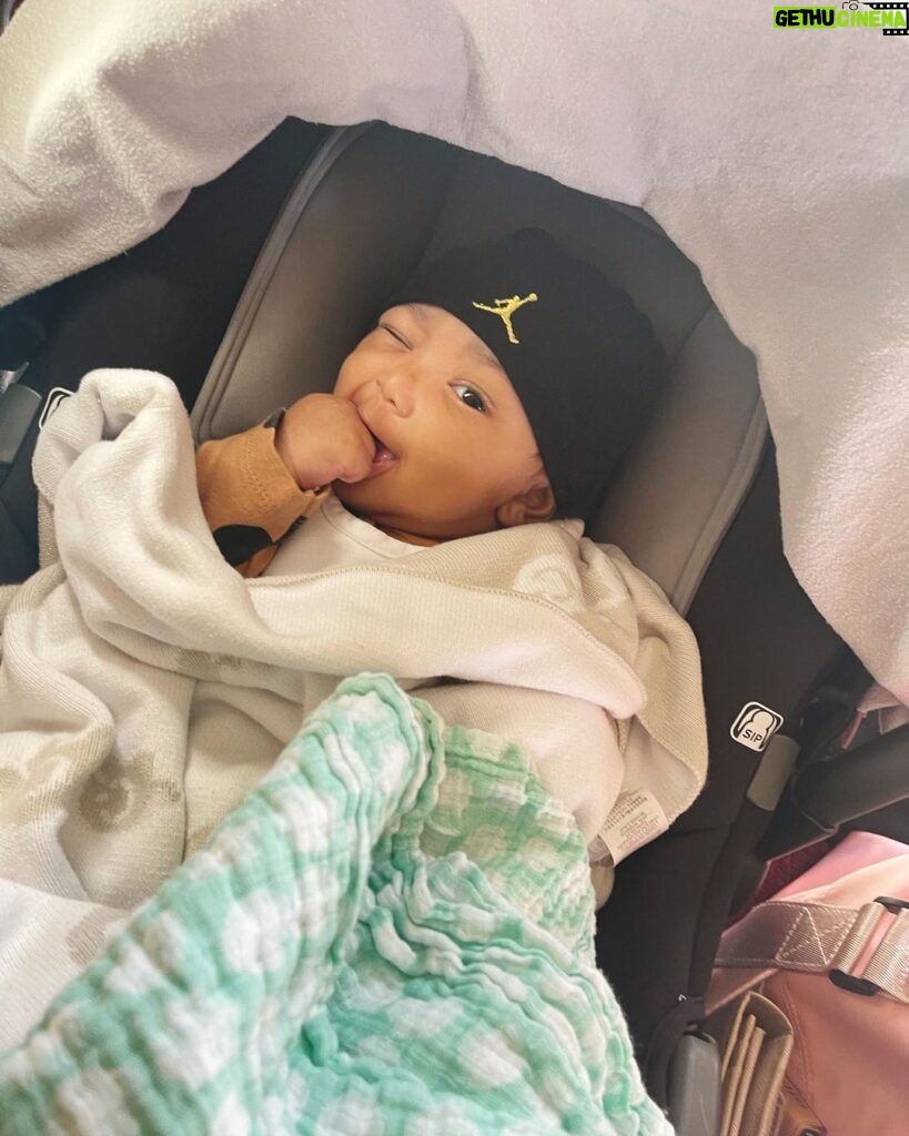 Romeo Miller Instagram - I introduce to you, THE LION QUEEN! My daughter aka my world, my light, my joy, my @thedrewyco partner, my triumph, my hope, my balance, my twin, my love, my baby genius, my heart, my angel, my first, my biggest blessing, my everything! The world will hear your roar. Thank you for making daddy a better man Baby R. Psalm 127:3 💕 ps: you were just born please stop growing so fast 🥹😫