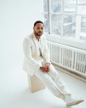 Romeo Miller Instagram - My fave pics of 2022 happen to be by the amazing and talented @sarah.lizphotos. The best is yet to come! Happy New Years and more peace ☮️ and blessings ✝️ to you and yours. B Ë L Î Ë V É • Mark 9:23. Hello 2023.