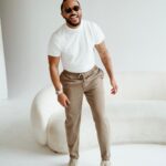 Romeo Miller Instagram – As they say in France, au revoir 2023!
Might as well keep the (last post of the year) tradition going. Photography by the talented @sarah.lizphotos.
Happy New Years and more peace ☮️ and blessings ✝️ to you and yours. B Ë L Î Ë V É • Mark 9:23. Hello 2024
* Now Playing: AGAIN by Lenny Kravitz Brooklyn, New York