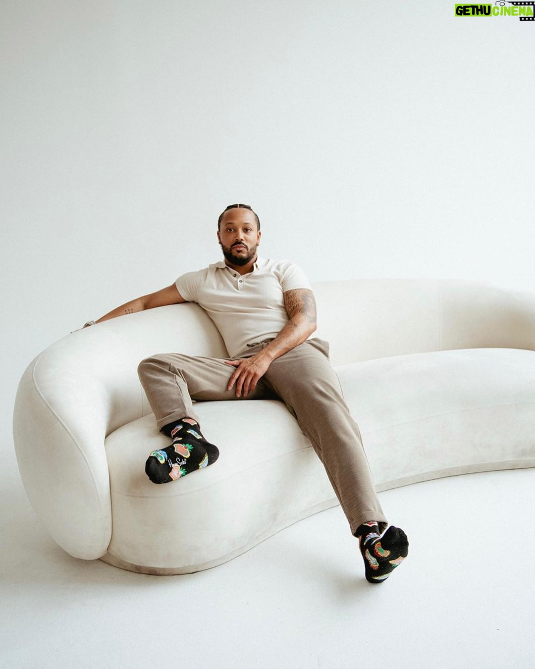 Romeo Miller Instagram - As they say in France, au revoir 2023! Might as well keep the (last post of the year) tradition going. Photography by the talented @sarah.lizphotos. Happy New Years and more peace ☮️ and blessings ✝️ to you and yours. B Ë L Î Ë V É • Mark 9:23. Hello 2024 * Now Playing: AGAIN by Lenny Kravitz Brooklyn, New York