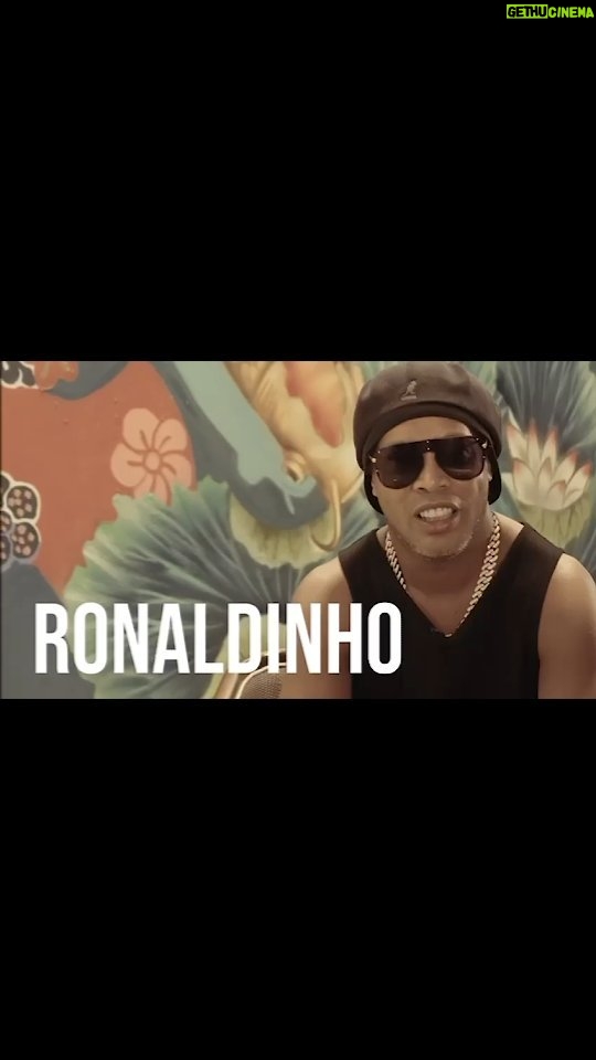Ronaldinho Instagram - Carissimi Amici, sono molto felice di annunciare che i miei vieni e quelli dei mie compagni sono disponibili in Italia grazie al nostro nuovo collaboratore The Wine Of The Champions Italia. Seguite la pagina @thewineofthechampionsitalia per essere sempre informati . . @thewineofthechampionsworld . . . #wine #r10 #ronaldinho #thewineofthechampions #fabiocordella #football #dreamteam