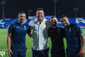 Ronaldo Instagram - Ronaldo “The Phenomenon” at #AlHilal Club 💙

📸 الأزرق يليق في الظاهرة “رونالدو” 💙

‏⁧‫#الهلال‬⁩