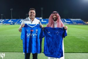 Ronaldo Instagram - Ronaldo “The Phenomenon” at #AlHilal Club 💙

📸 الأزرق يليق في الظاهرة “رونالدو” 💙

‏⁧‫#الهلال‬⁩