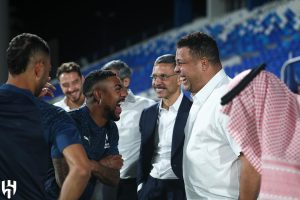 Ronaldo Instagram - Ronaldo “The Phenomenon” at #AlHilal Club 💙

📸 الأزرق يليق في الظاهرة “رونالدو” 💙

‏⁧‫#الهلال‬⁩