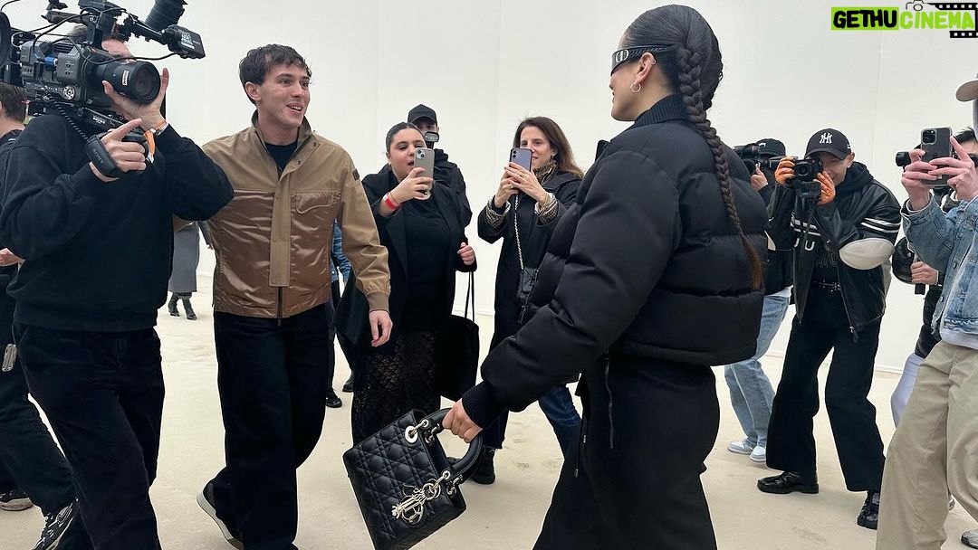 Rosalรญa Instagram - Gracias por invitarme @mariagraziachiuri @dior adoroooo ๐๐๐๐ค #DiorAW24 Paris, France