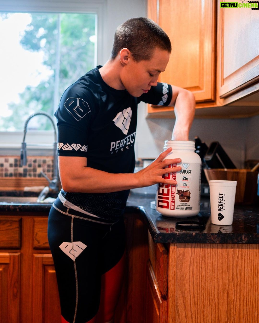 Rose Namajunas Instagram - @perfectsportstm all day! 🙌 @austinarreguin 📸