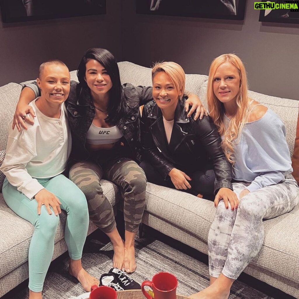 Rose Namajunas Instagram - Busy but very fun days talking with these awesome ladies #Repost @karatehottiemma ・・・ Birds of a feather!! What a beautiful couple of days exchanging stories!!! Blessed to be on this journey!! @ufc