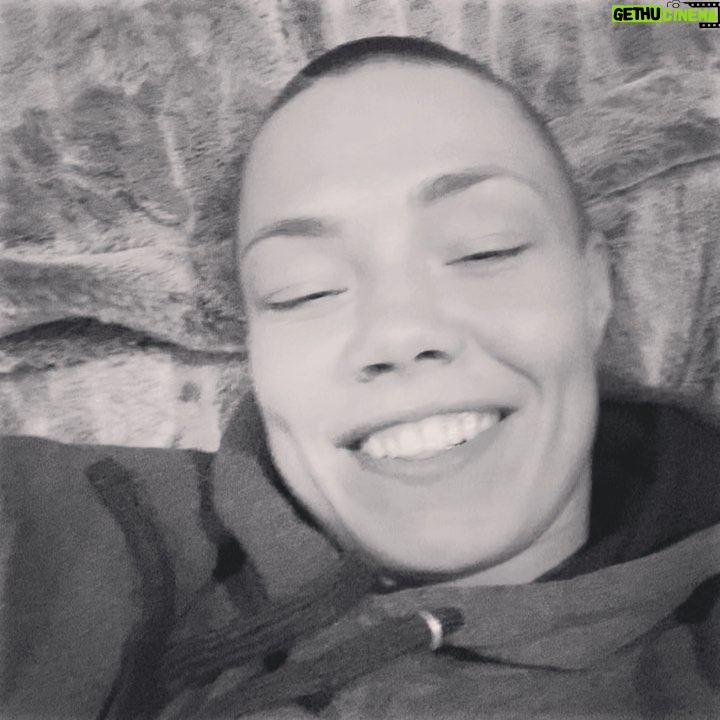 Rose Namajunas Instagram - Looking forward to tonight‘s fights. Here are my pics for @mybookie_mma 💰 use code: ThugRose and the link in bio 🌹 @mieshatate @seanbradymma @loopygodinez 🤝