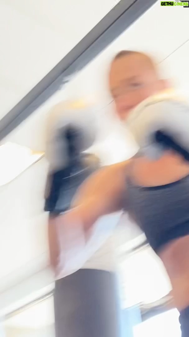 Rose Namajunas Instagram - Should start a #punchchartchallenge 👊@hypeordie w the nice camera work 😎