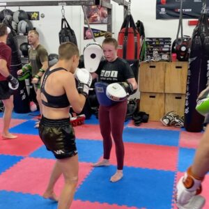 Rose Namajunas Instagram - Sets w @jjaldrich @pound4poundmuaythai @jhop4p @rvca @pmtenore 💪