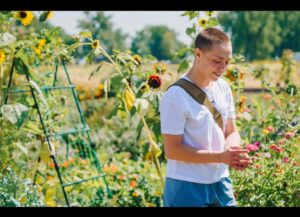 Rose Namajunas Instagram - #bearfruit #plantaseed #communitygarden @rvca @denverurbangardens