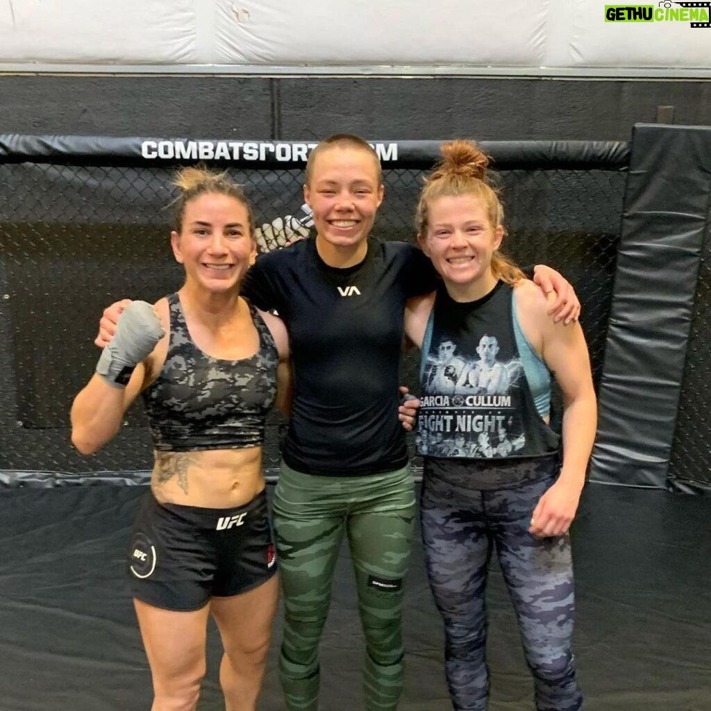 Rose Namajunas Instagram - Always great to get rounds with old friends and some new ones thanks ladies! #Repost @teciatorres ・・・ Oh la la. Wouldn’t you like to be a fly on the wall 👊🏽🌪🌹 Solid champ rounds! #TeamTiny #UFC #Invicta #MMA #UFC261 #Sparring #Work #Learning