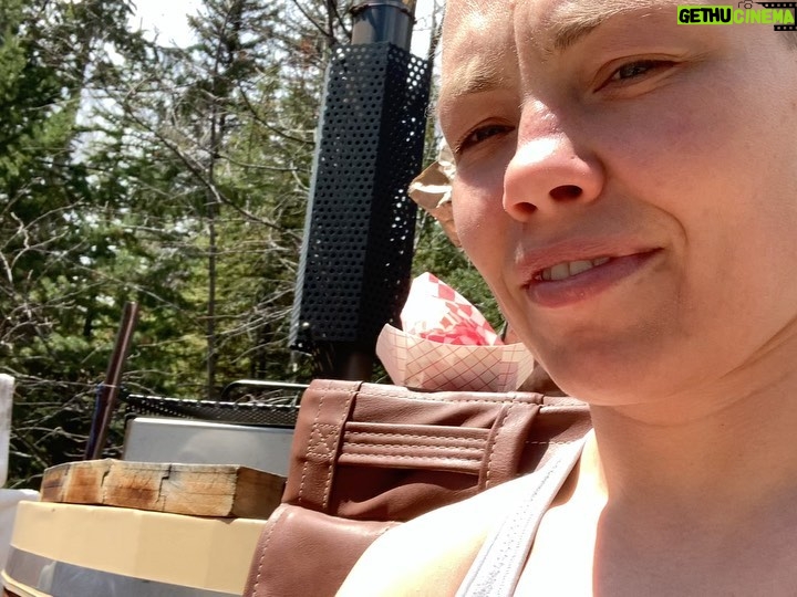 Rose Namajunas Instagram - Yesterday was Lithuanian Mother’s Day! Esu labai dėkinga savo močiutei, be jos negalėčiau kalbėti lietuviškai!