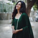 Roshini Haripriyan Instagram - ஈரமான ரோஜாவே ♥️ Outfit @labelkamra #roshniharipriyan Chennai, India