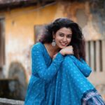 Roshini Haripriyan Instagram - 🤍🤍🤍🤍 📷 @rightfilmer Outfit @athiradesigns #roshniharipriyan