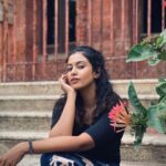 Roshini Haripriyan Instagram - நான் உன்னை காணும் வரையில் தாபத நிலையே தேசங்கள் திரிந்தேன் தனியே தனியே 🤍 #roshniharipriyan #positivethoughts #patience