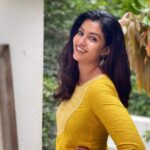 Roshini Haripriyan Instagram - மஞ்சள் மேகம் . #roshniharipriyan #roshni Chennai, India