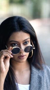 Roshini Haripriyan Instagram - Such a catchy soundtrack! Couldn't stop myself from making a reel on this one 😍🔥 Have you watched #suzhalonprime trailer yet? @primevideoin