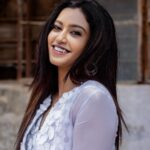 Roshini Haripriyan Instagram - You attract what you vibrate 🤍 Gorgeous outfit from @labelswarupa Photography @raghul_raghupathy Cinematography @sinty_boy @thetravelingphotographist Retouch @siva_retouch Jewlery @original_narayanapearls #cookwithcomali #cookwithcomali3 #roshniharipriyan #roshiniharipriyan #roshni