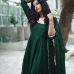 Roshini Haripriyan Instagram - ஈரமான ரோஜாவே ♥️ Outfit @labelkamra #roshniharipriyan Chennai, India