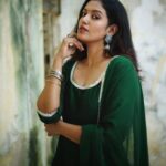Roshini Haripriyan Instagram - ஈரமான ரோஜாவே ♥️ Outfit @labelkamra #roshniharipriyan Chennai, India