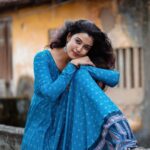 Roshini Haripriyan Instagram - 🤍🤍🤍🤍 📷 @rightfilmer Outfit @athiradesigns #roshniharipriyan