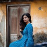 Roshini Haripriyan Instagram - 🤍🤍🤍🤍 📷 @rightfilmer Outfit @athiradesigns #roshniharipriyan