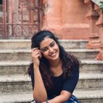 Roshini Haripriyan Instagram - நான் உன்னை காணும் வரையில் தாபத நிலையே தேசங்கள் திரிந்தேன் தனியே தனியே 🤍 #roshniharipriyan #positivethoughts #patience