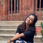 Roshini Haripriyan Instagram - நான் உன்னை காணும் வரையில் தாபத நிலையே தேசங்கள் திரிந்தேன் தனியே தனியே 🤍 #roshniharipriyan #positivethoughts #patience