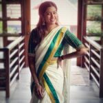 Roshini Haripriyan Instagram – Never ending love for traditional outfits ♥️

Outfit from @usabridalstudio 

#cookwithcomali #cookwithcomali3 #roshni #roshniharipriyan