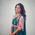 Roshini Haripriyan Instagram - serenity ♥️ Gorgeous outfit @aroaha_designstudio #cookwithcomali #cookwithcomali3 #roshni #roshniharipriyan Chennai, India