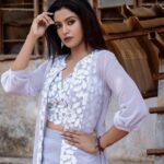 Roshini Haripriyan Instagram - You attract what you vibrate 🤍 Gorgeous outfit from @labelswarupa Photography @raghul_raghupathy Cinematography @sinty_boy @thetravelingphotographist Retouch @siva_retouch Jewlery @original_narayanapearls #cookwithcomali #cookwithcomali3 #roshniharipriyan #roshiniharipriyan #roshni