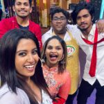 Roshini Haripriyan Instagram - Truly a remarkable day it was. Got to meet one of my fav inspiration @sivakarthikeyan sir 🤍 @priyankaamohanofficial such a down to earth person you are ♥️ And 😘😘 to the happy faces . @sakthii___ @shrutika_arjun @darshan_offl @vidyuraman @abhirami_official @bharathkrajeshofficial @kuraishi_the_entertainer @rakshan_vj @actormuthukumar Outfit @labelswarupa Jewlery @original_narayanapearls #roshniharipriyan #roshni #cookwithcomali3