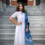 Roshini Haripriyan Instagram - 🤍🤍🤍🤍🤍 Outfit beautifully done by @yaradesigners #cookwithcomali3 #roshni #roshniharipriyan Chennai, India