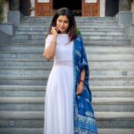Roshini Haripriyan Instagram - 🤍🤍🤍🤍🤍 Outfit beautifully done by @yaradesigners #cookwithcomali3 #roshni #roshniharipriyan Chennai, India