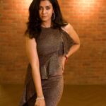 Roshini Haripriyan Instagram - Glitter vibes ✨✨🤩 Shot by @sathyaphotography3 #roshniharipriyan #glitter