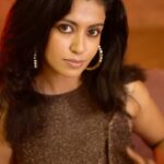 Roshini Haripriyan Instagram – What I love is that I get to experience the best of both worlds!🔥

#ElayMakka
@cokestudiotamil 
@girishhgopal @therealandreajeremiah @dsathyaprakash @navz_47 @sanjaysub #CokeStudioTamil #IdhuSemmaVibe #Collab