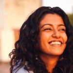 Roshini Haripriyan Instagram – Brighten your day with a smile 🫰🏽❣️

#roshniharipriyan #liveyourlife #love