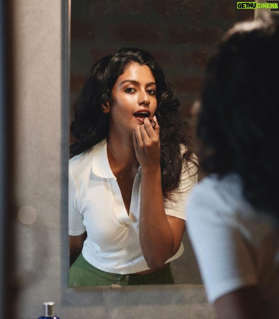 Roshini Haripriyan Instagram - It's not about your reflection, it's what you see beyond it. #roshniharipriyan