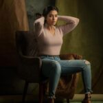 Roshini Haripriyan Instagram - Be you 🤍 Shot by @navin.appu MUA @kabooki_mua Hairstylist @teamkabooki_mua Backdrop @mizubackdrops #roshniharipriyan #beyou
