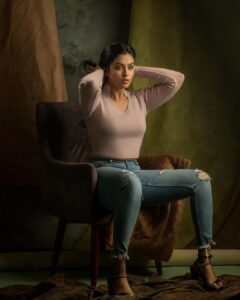 Roshini Haripriyan Instagram - Be you 🤍 Shot by @navin.appu MUA @kabooki_mua Hairstylist @teamkabooki_mua Backdrop @mizubackdrops #roshniharipriyan #beyou